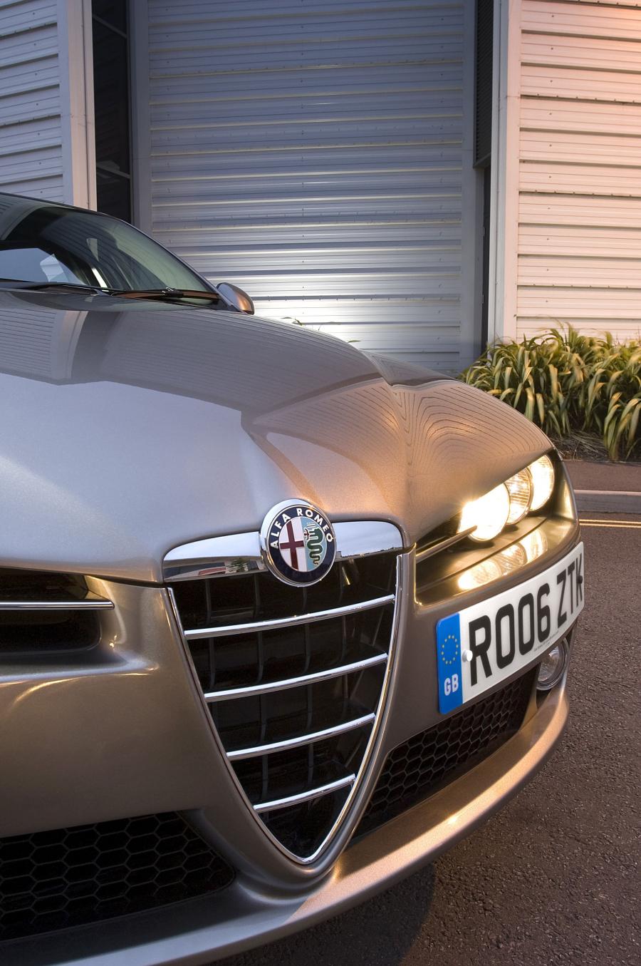 Детали экстерьера Alfa Romeo 159 Sportwagon (939B) 2006 года  (UK) (фото 26 из 31)